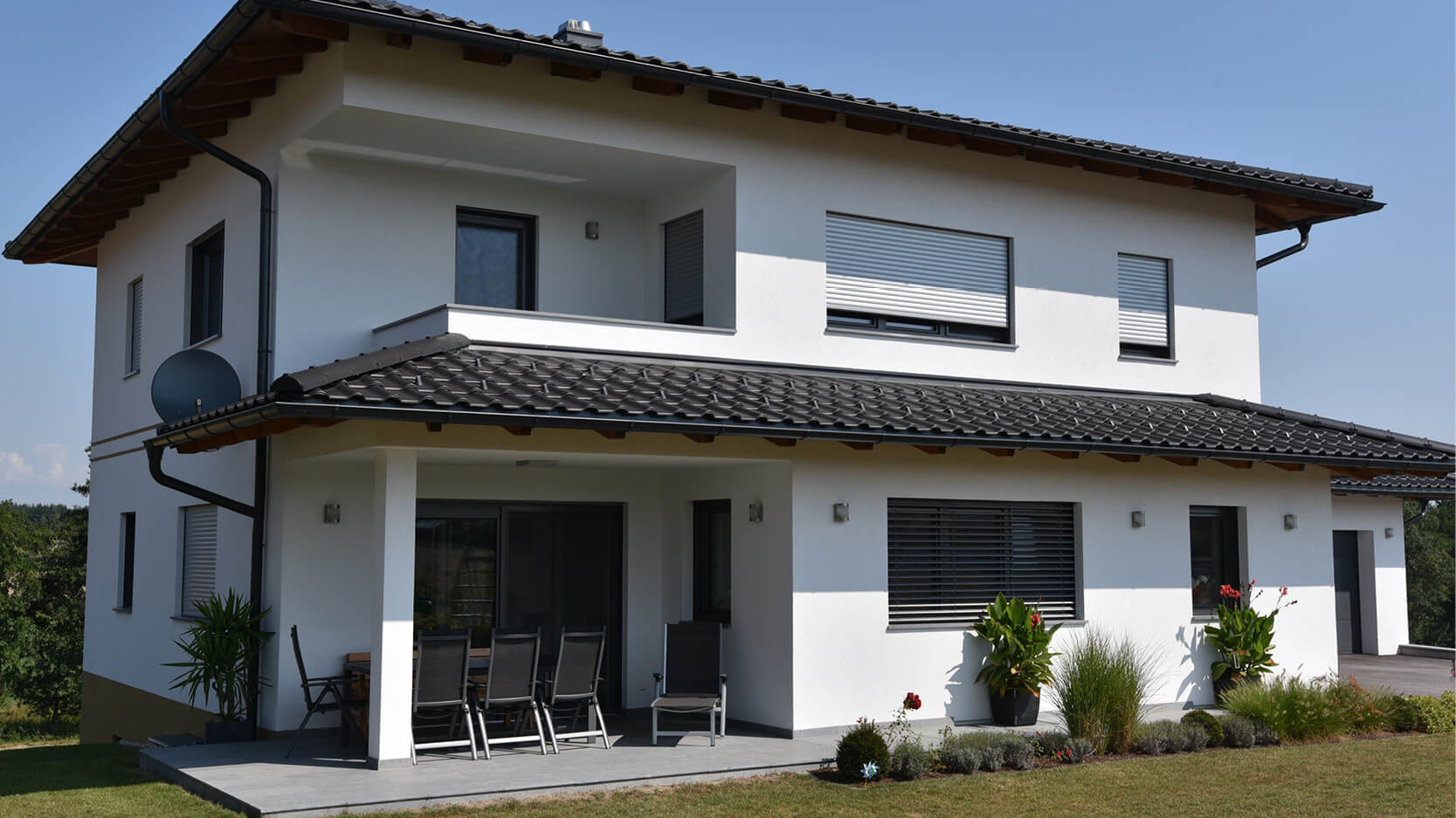 Einfamilienhaus mit Sonnenschutz
